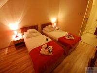 Cheap hotel room next to Koki Terminal shopping mall - Hotel Sunshine